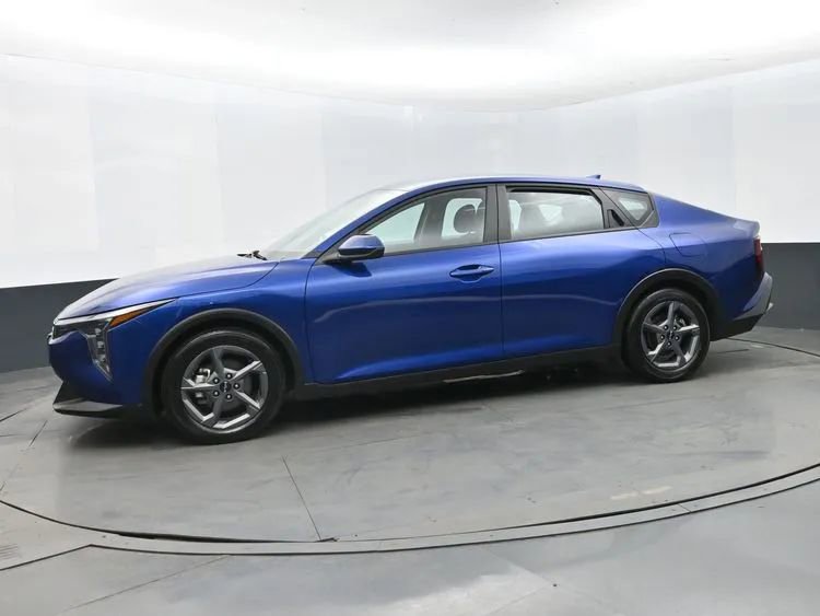 Used 2025 Kia K4 image 5