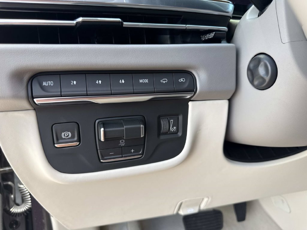 New 2026 Cadillac Escalade Platinum Sport w/ LPO, Floor Liner Package AWD/4WD image 31