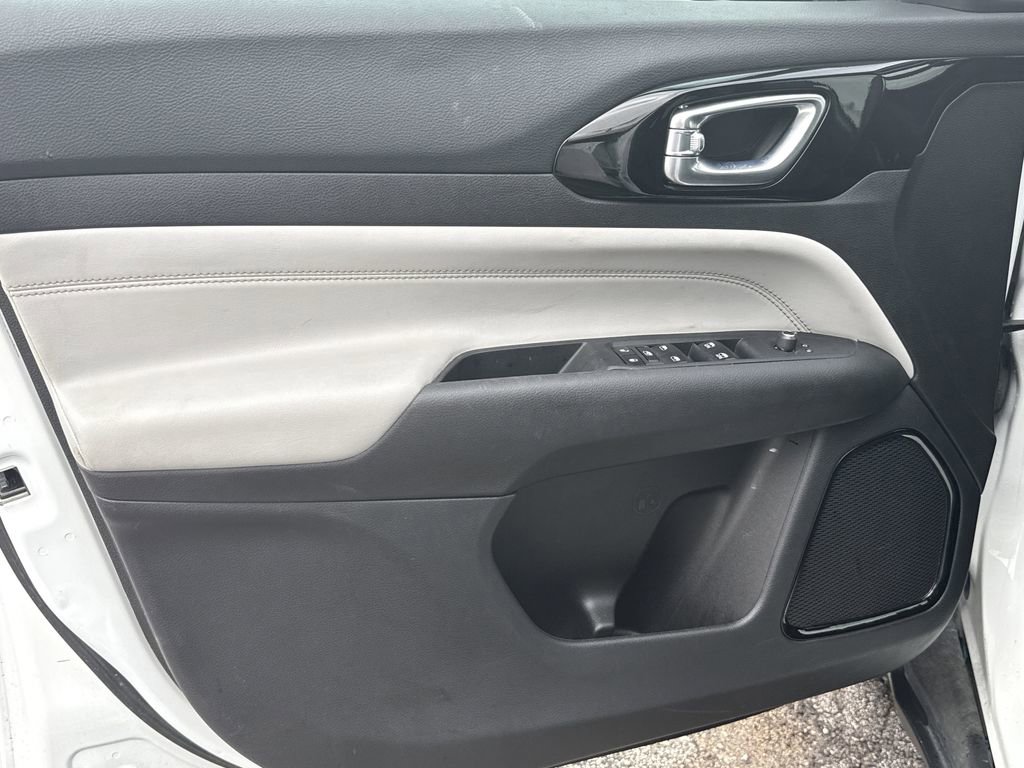 Used 2024 Jeep Compass Limited image 10