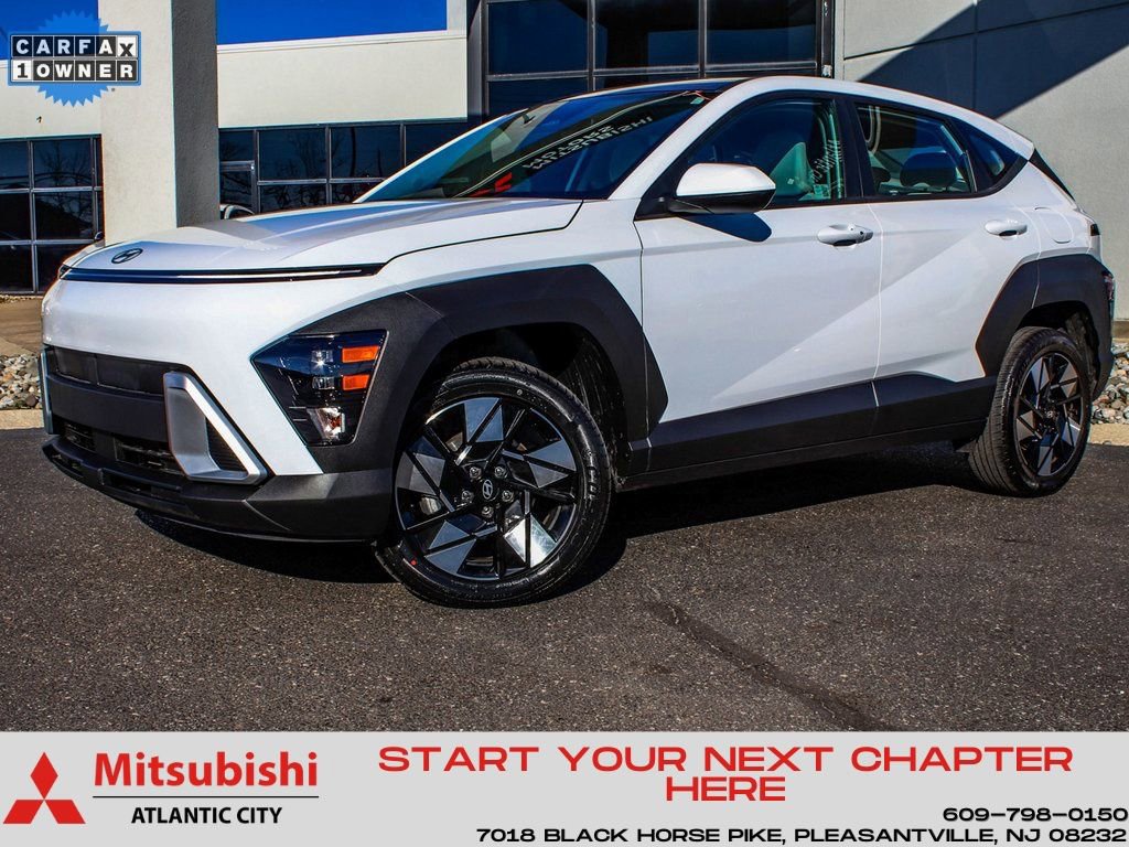 Used 2024 Hyundai Kona SE image 1