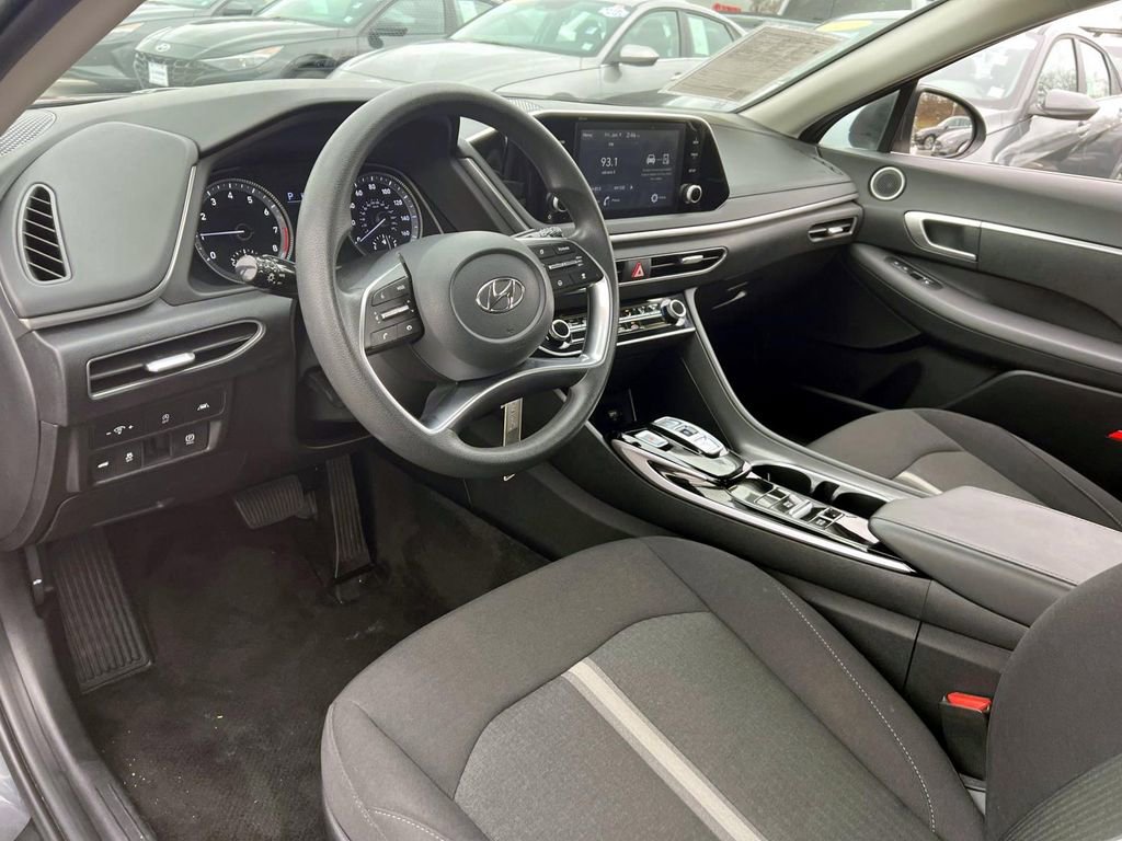 Certified 2022 Hyundai Sonata SE w/ Cargo Package image 9