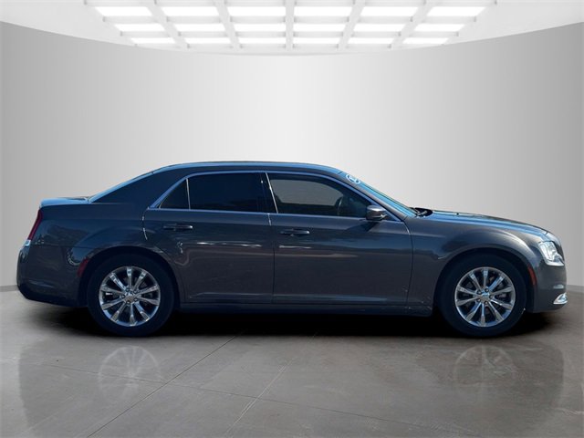 Certified 2022 Chrysler 300 Touring image 8