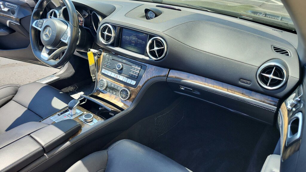 Used 2017 Mercedes-Benz SL 450 image 17