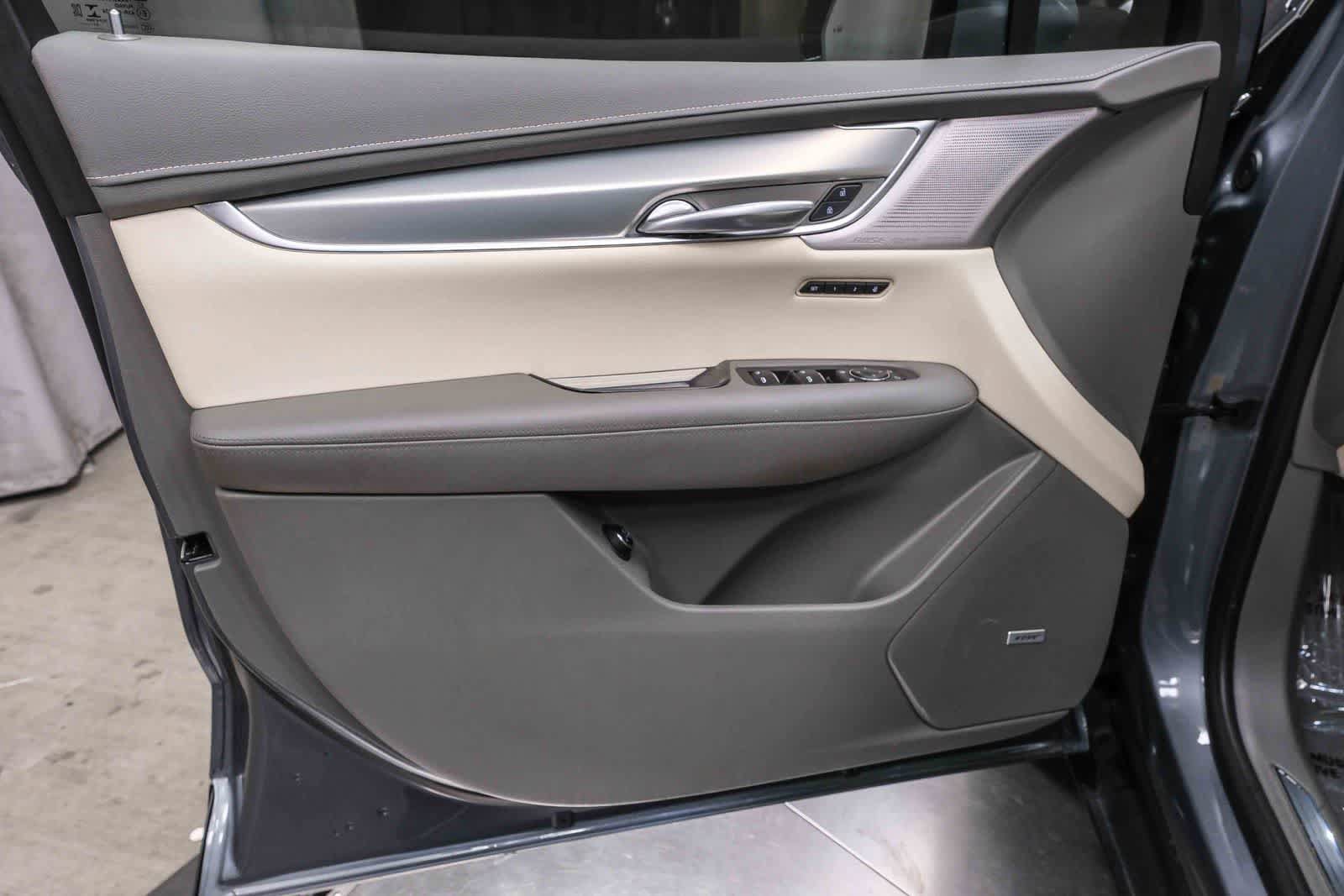 Used 2022 Cadillac XT5 Premium Luxury FWD image 25