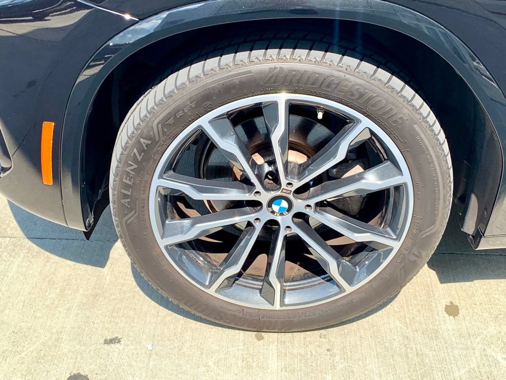 Used 2023 BMW X4 xDrive30i w/ M Sport Package AWD/4WD image 10
