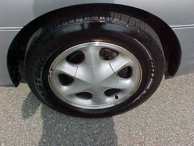 Used 1995 Oldsmobile Aurora FWD image 36