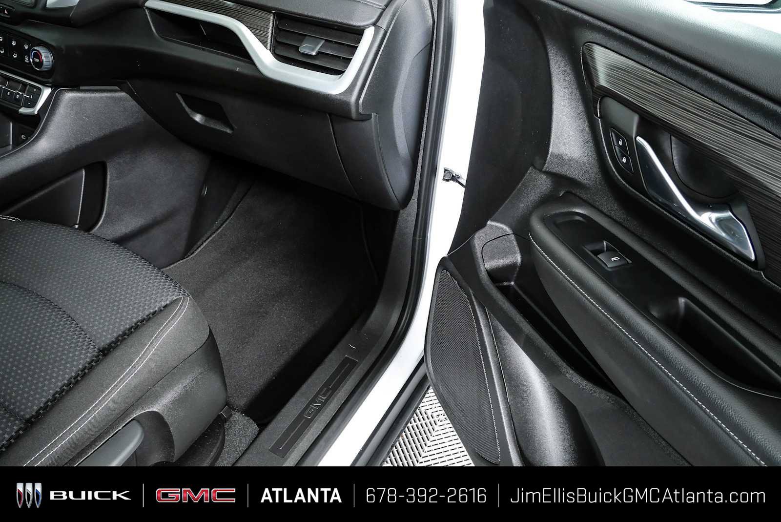 Used 2023 GMC Terrain SLE FWD image 23