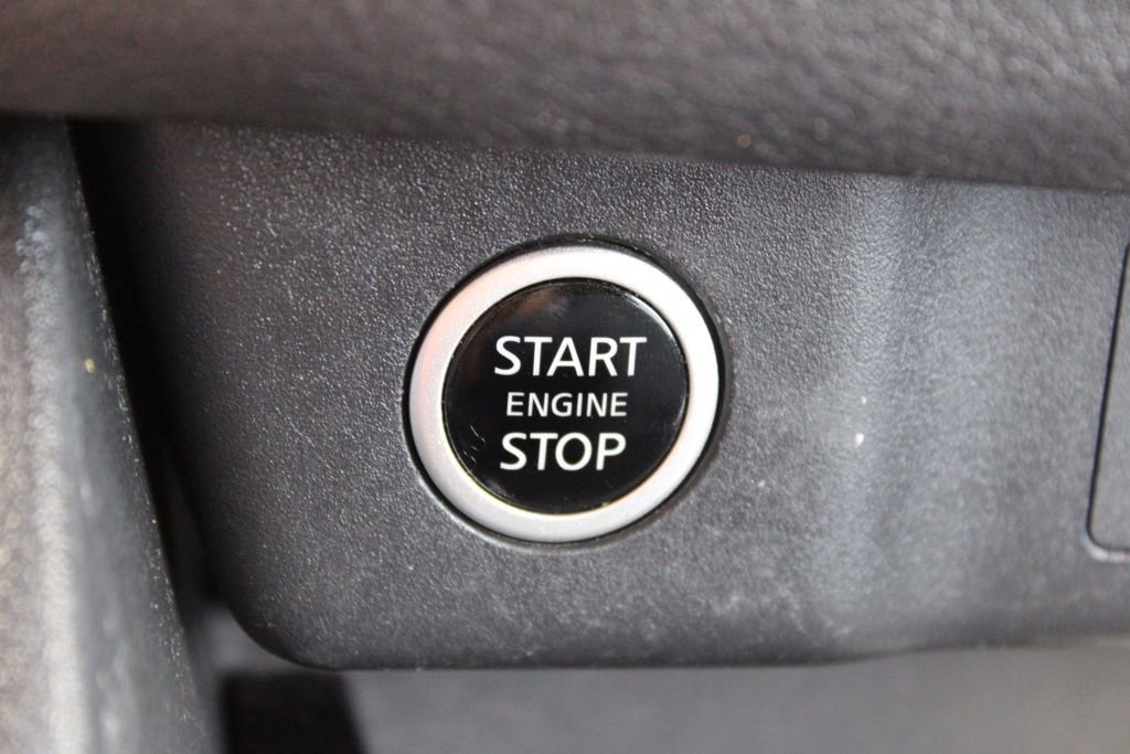 Used 2023 Nissan Rogue SV image 28