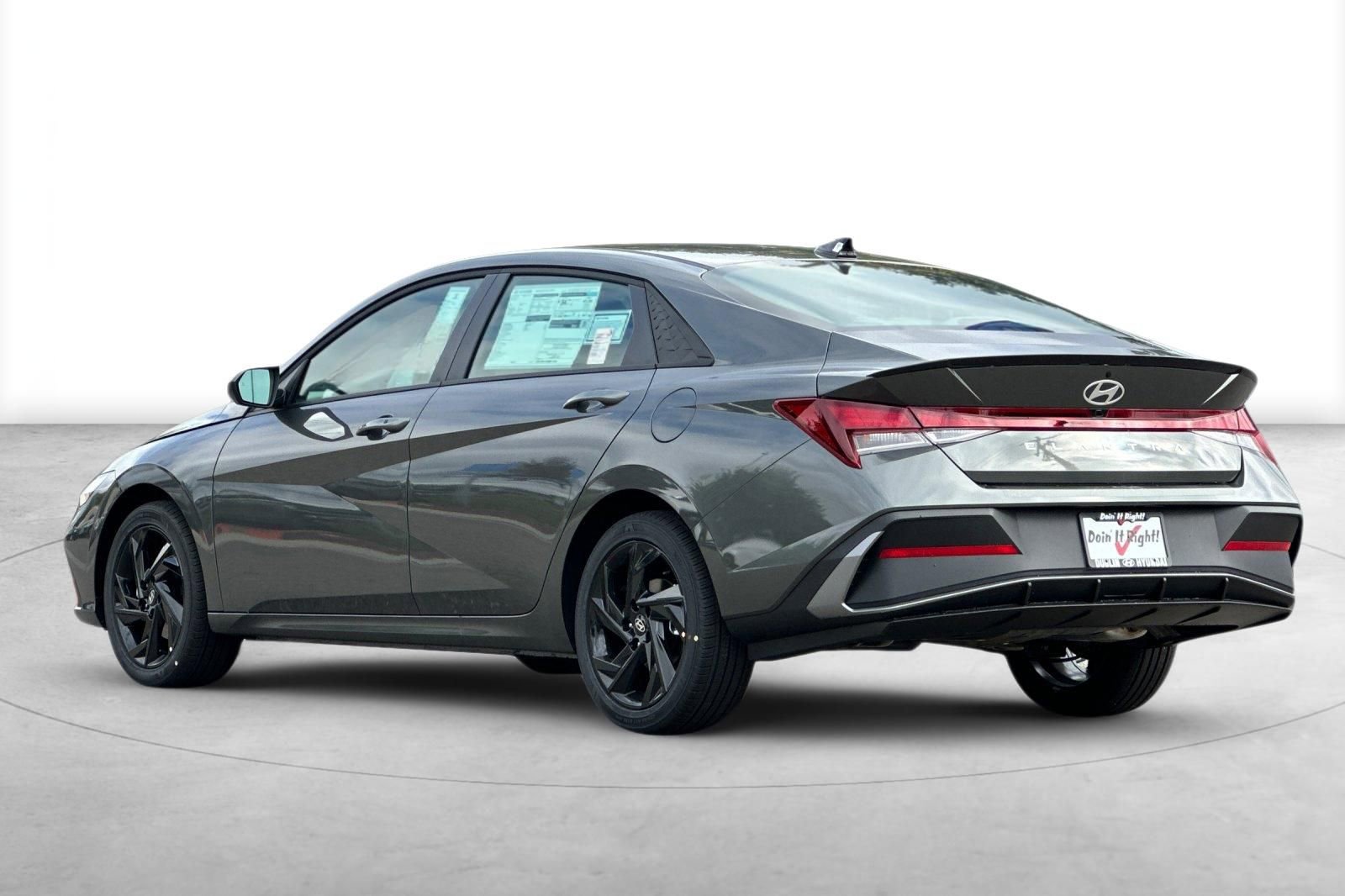 Used 2026 Hyundai Elantra Sport FWD image 4