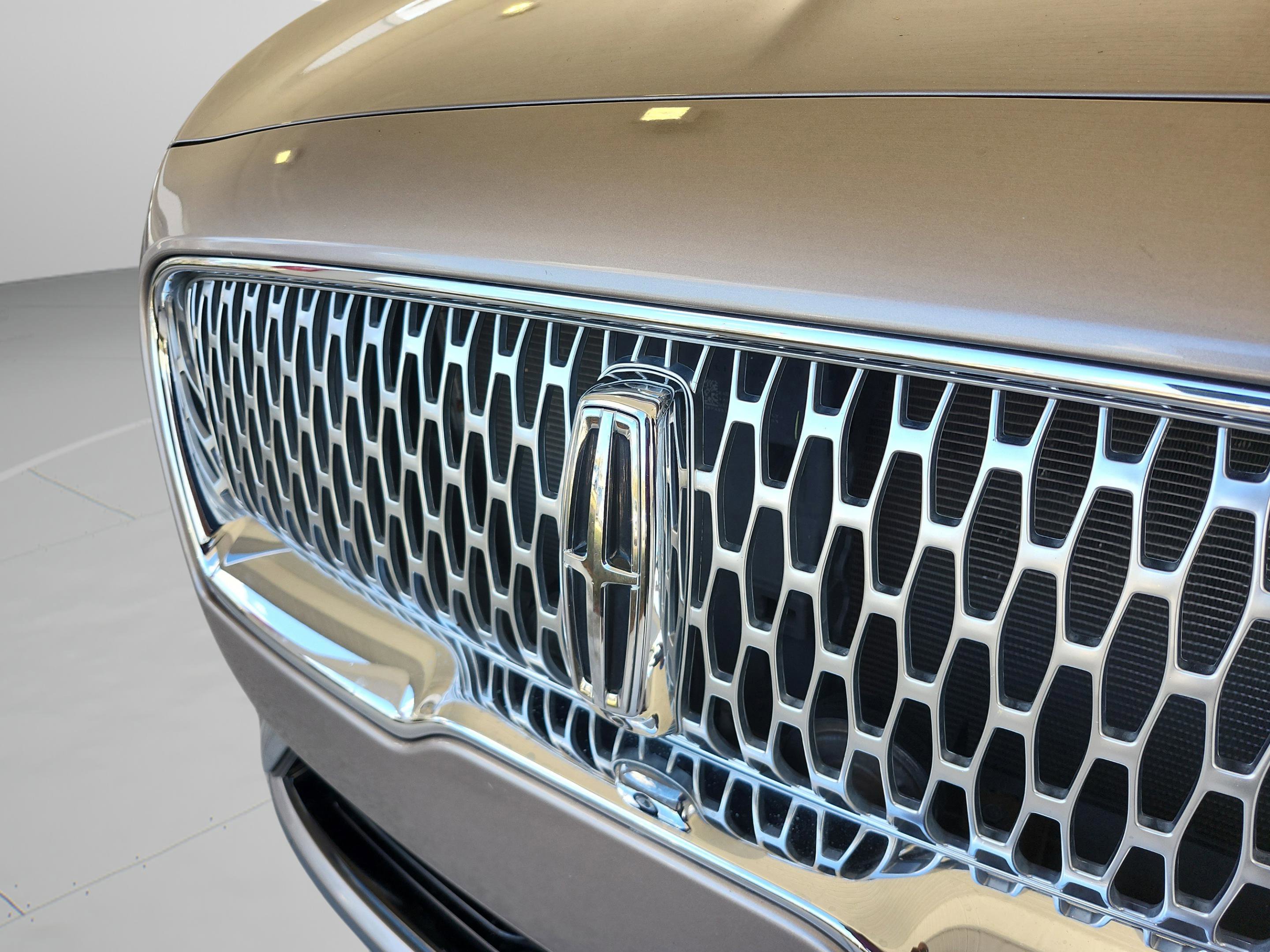 Used 2019 Lincoln Nautilus Reserve image 26