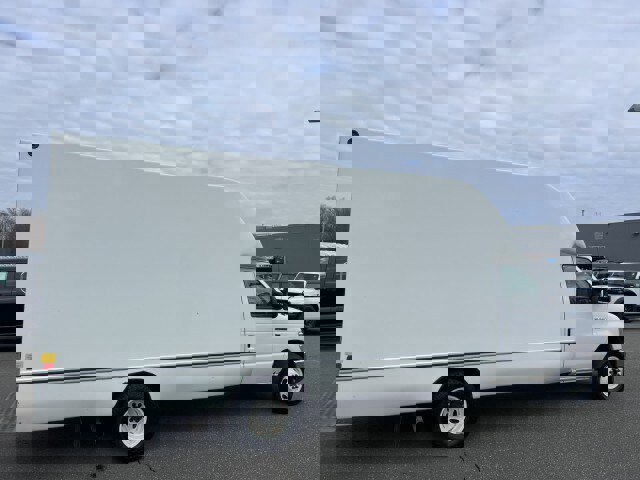 Used 2015 Ford E-350 and Econoline 350 Super Duty image 6