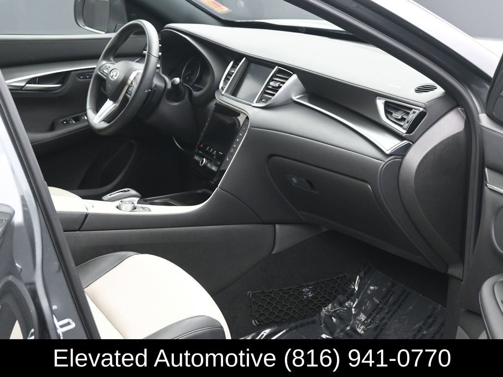 Used 2025 INFINITI QX55 Luxe w/ Cargo Package image 6