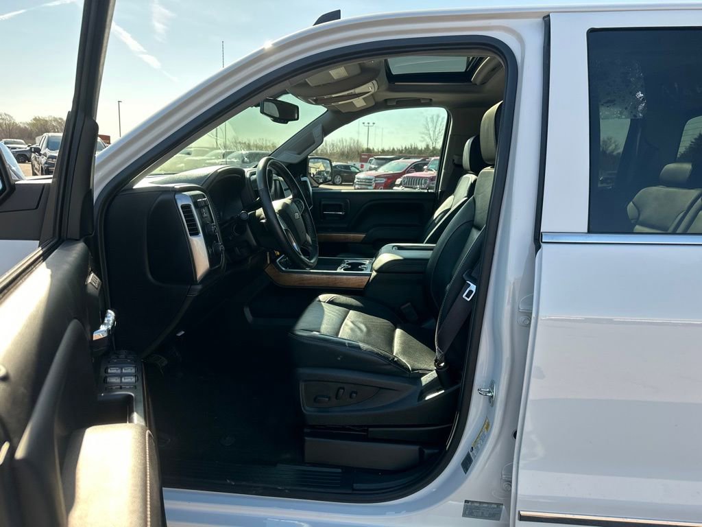 Used 2017 Chevrolet Silverado 1500 LTZ w/ Sport Package AWD/4WD image 10