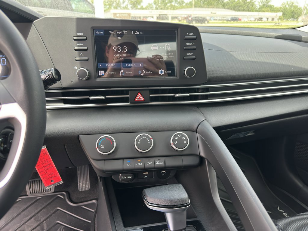 New 2026 Hyundai Elantra SE FWD image 18