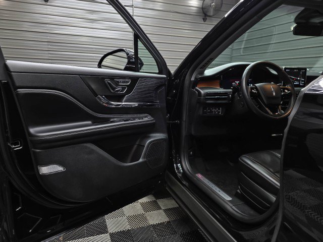 Used 2022 Lincoln Corsair Reserve w/ Equipment Group 201A AWD/4WD image 34