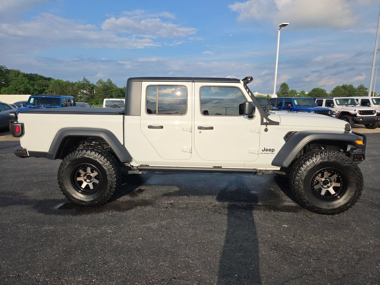 Used 2020 Jeep Gladiator Sport w/ Quick Order Package 24S AWD/4WD image 8