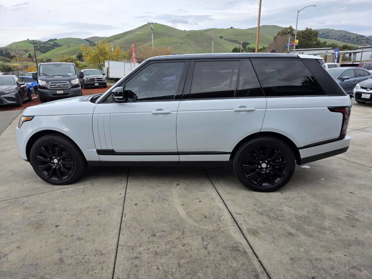 Used 2016 Land Rover Range Rover Supercharged image 9