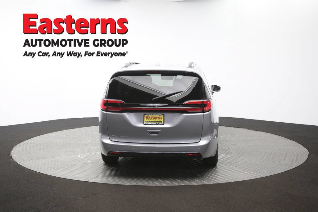 Used 2021 Chrysler Pacifica Touring-L FWD image 40