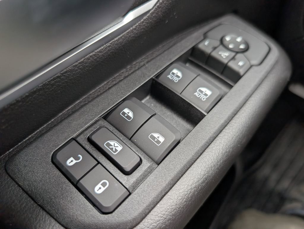 New 2026 RAM 1500 4x4 Crew Cab image 36