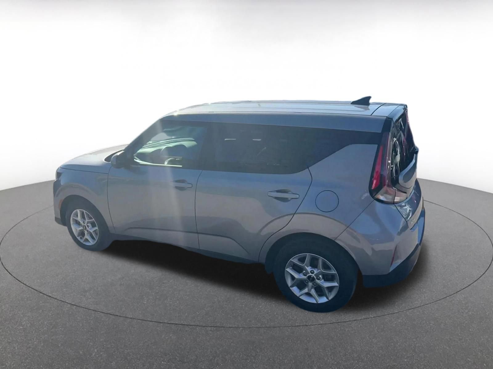 Used 2025 Kia Soul LX w/ LX Technology Package image 10