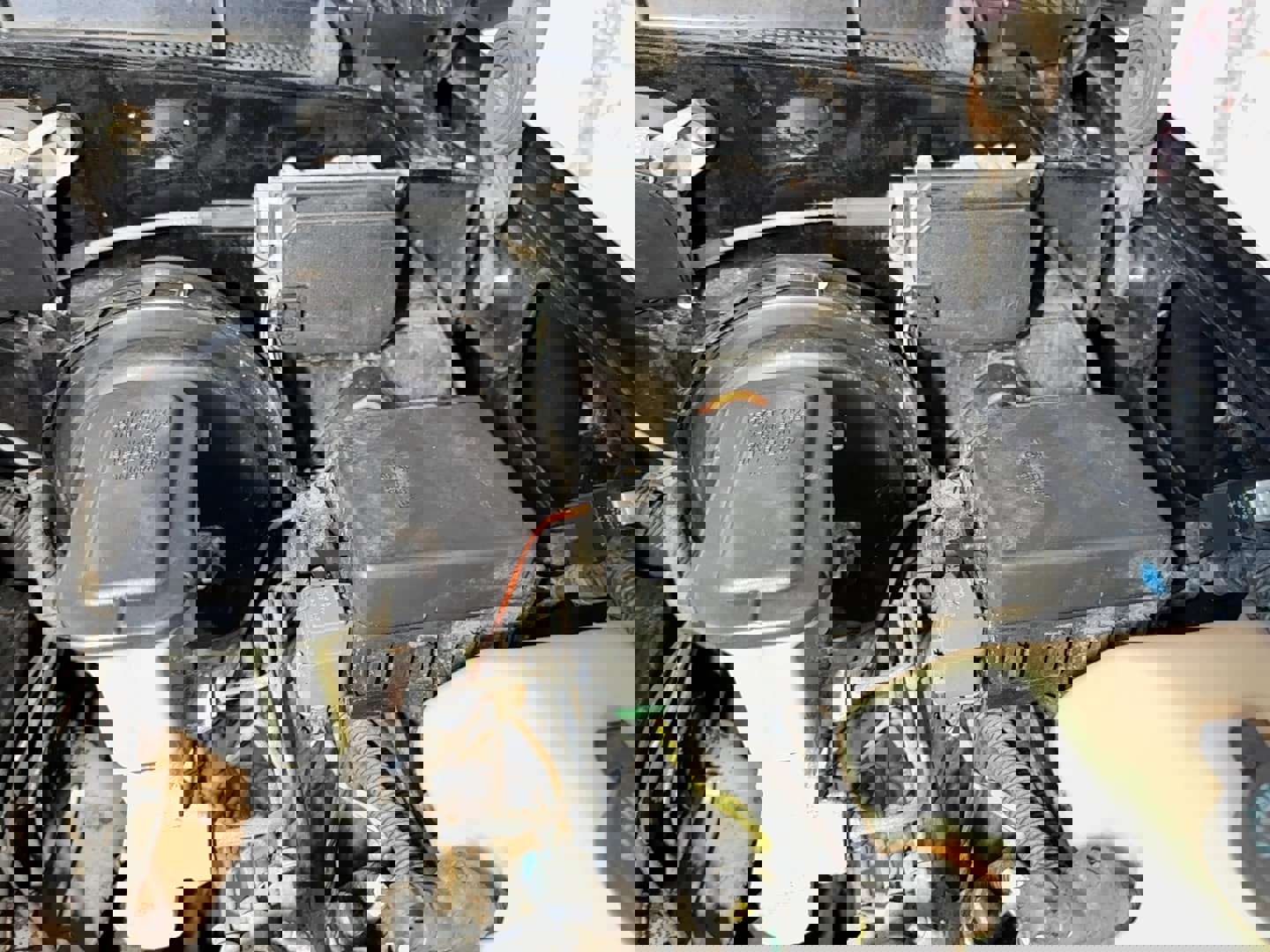 Used 1995 GMC Yukon SLE image 92