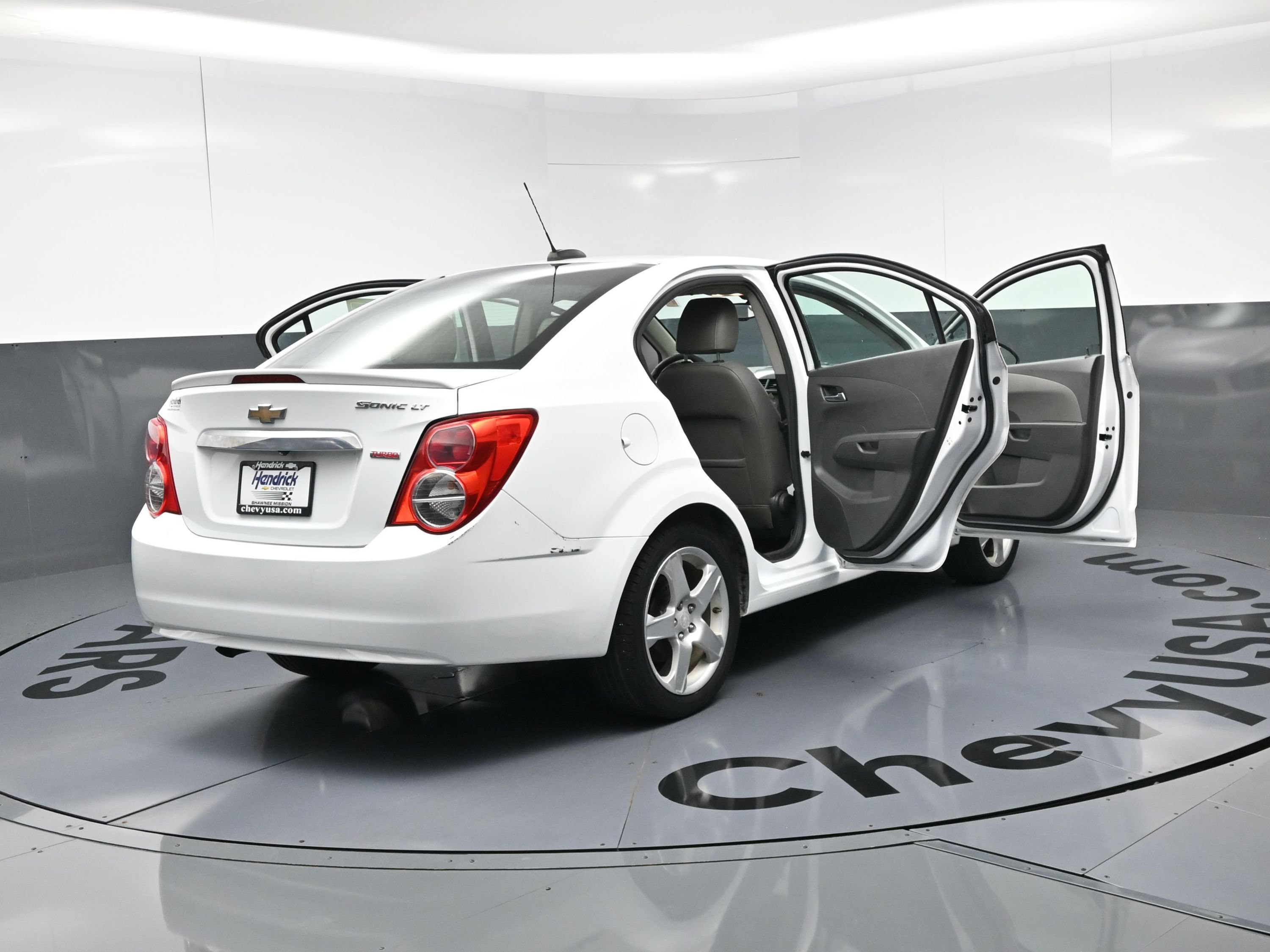 Used 2015 Chevrolet Sonic LTZ FWD image 27