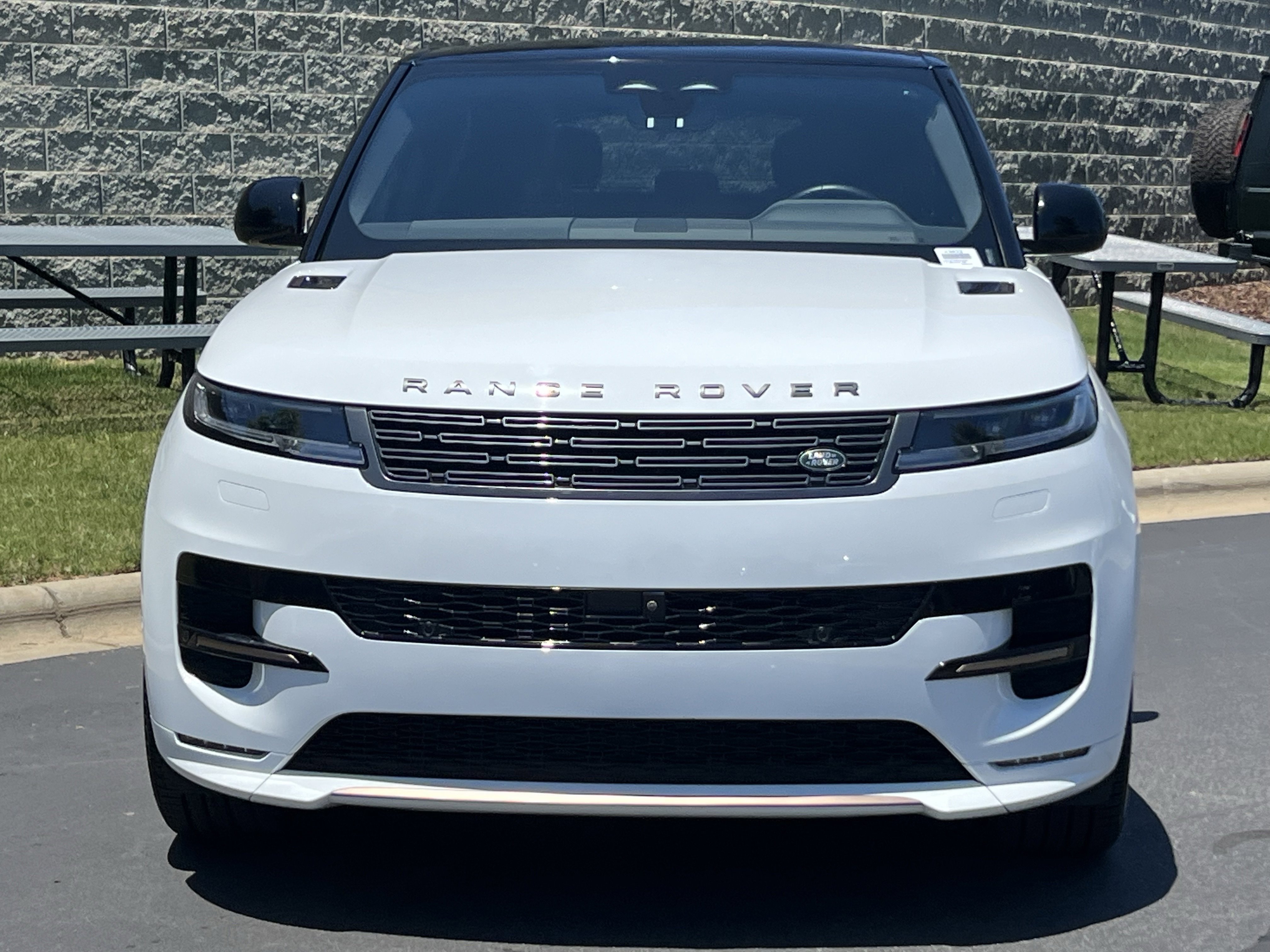 Certified 2025 Land Rover Range Rover Sport Dynamic SE AWD/4WD image 10