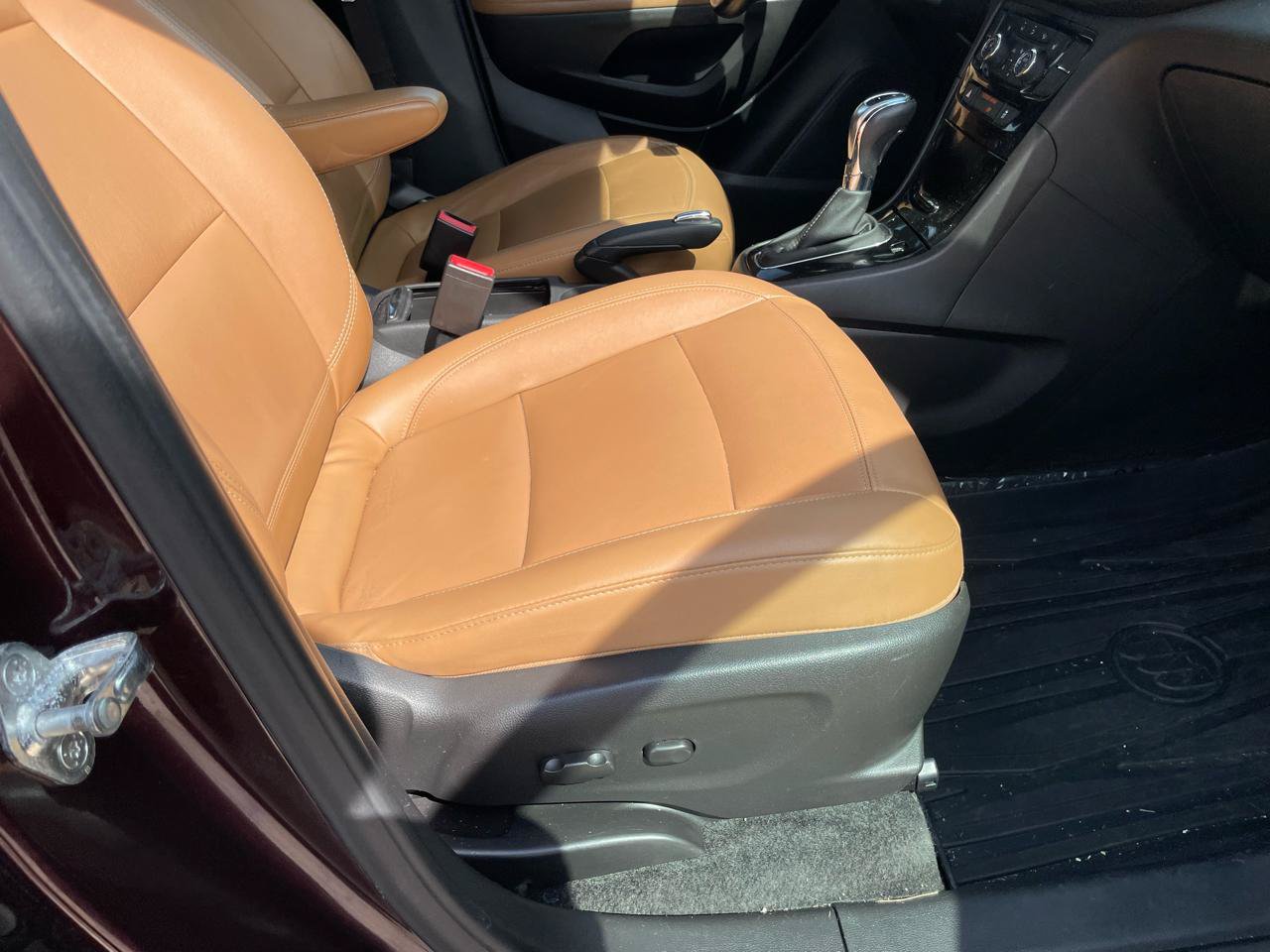 Used 2017 Buick Encore Essence FWD image 34