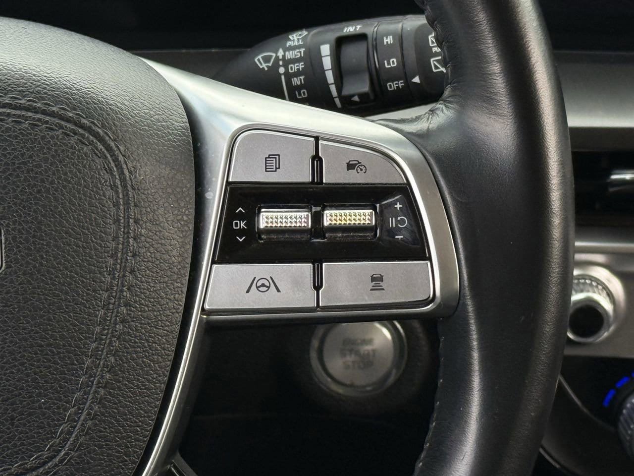 Used 2025 Kia Telluride S FWD image 14