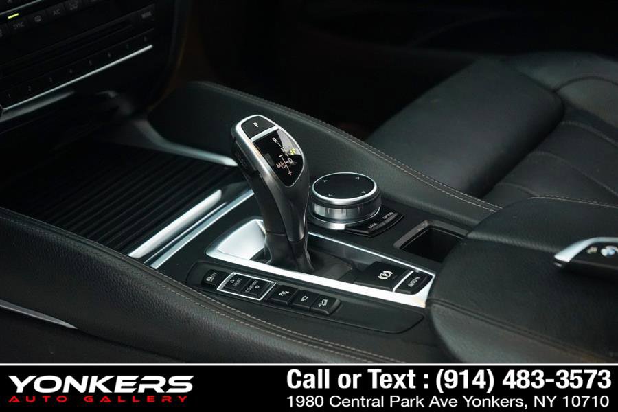 Used 2019 BMW X6 xDrive50i w/ M Sport Package image 29