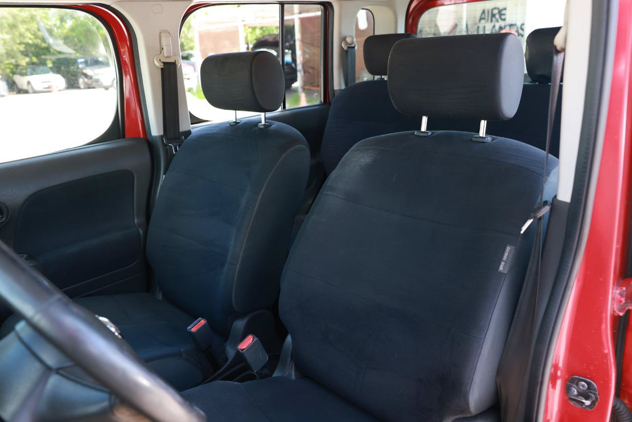 Used 2011 Nissan Cube 1.8 S w/ Interior Designer Pkg FWD image 6