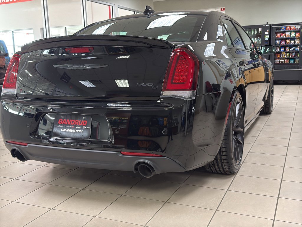 Used 2023 Chrysler 300 C image 4