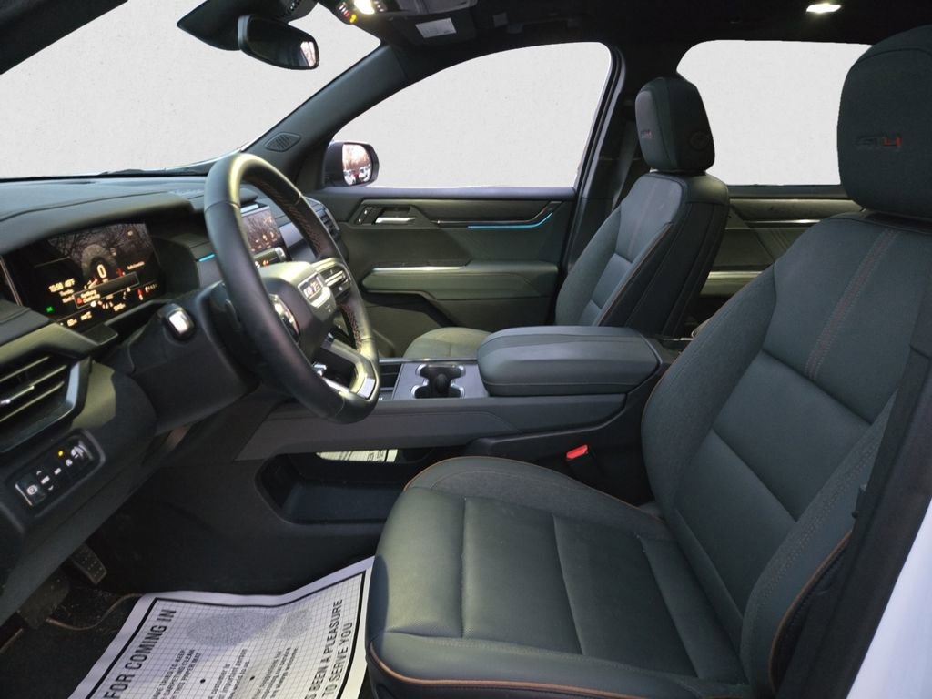 Used 2025 GMC Acadia AT4 w/ Luxury Package image 13