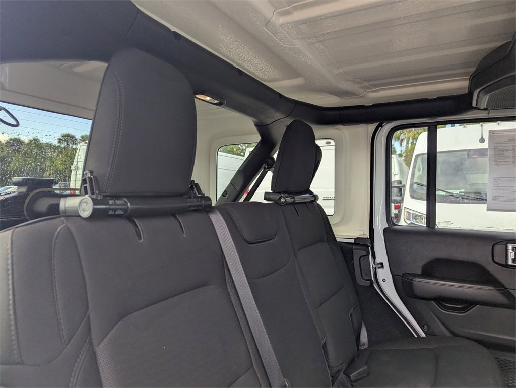 Used 2023 Jeep Wrangler Sahara image 14