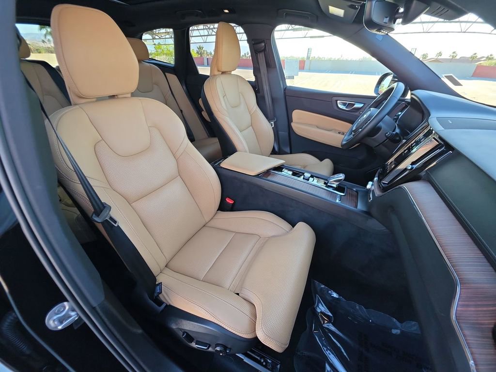 Used 2025 Volvo XC60 B5 Ultra w/ Protection Package Premier image 29