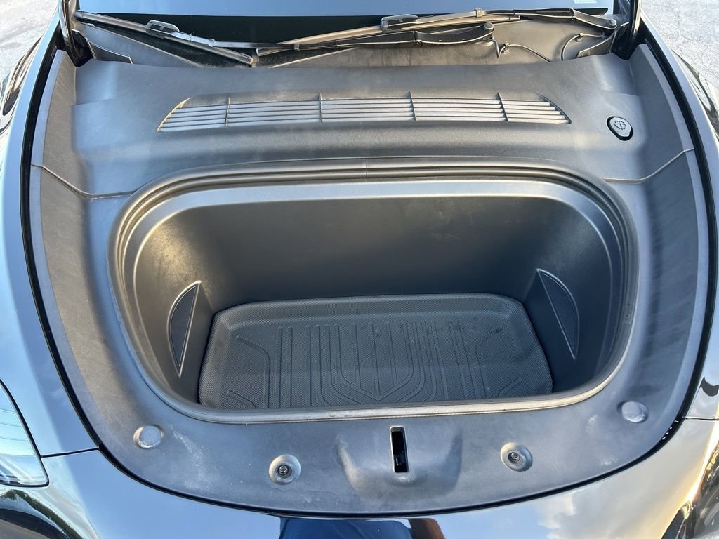Used 2024 Tesla Model Y Performance image 17