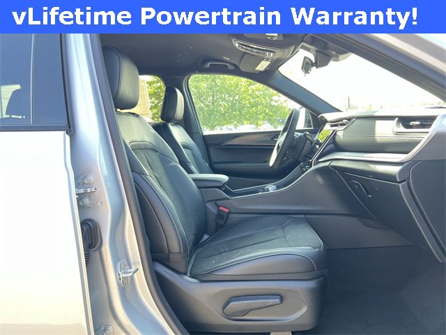 New 2025 Jeep Grand Cherokee L Laredo image 19