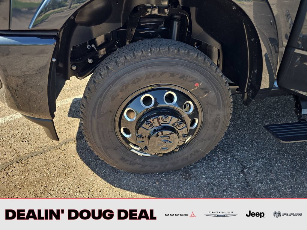 New 2026 RAM 3500 Limited AWD/4WD image 27