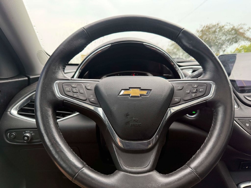 Used 2016 Chevrolet Malibu Premier w/ Driver Confidence Package II FWD image 18