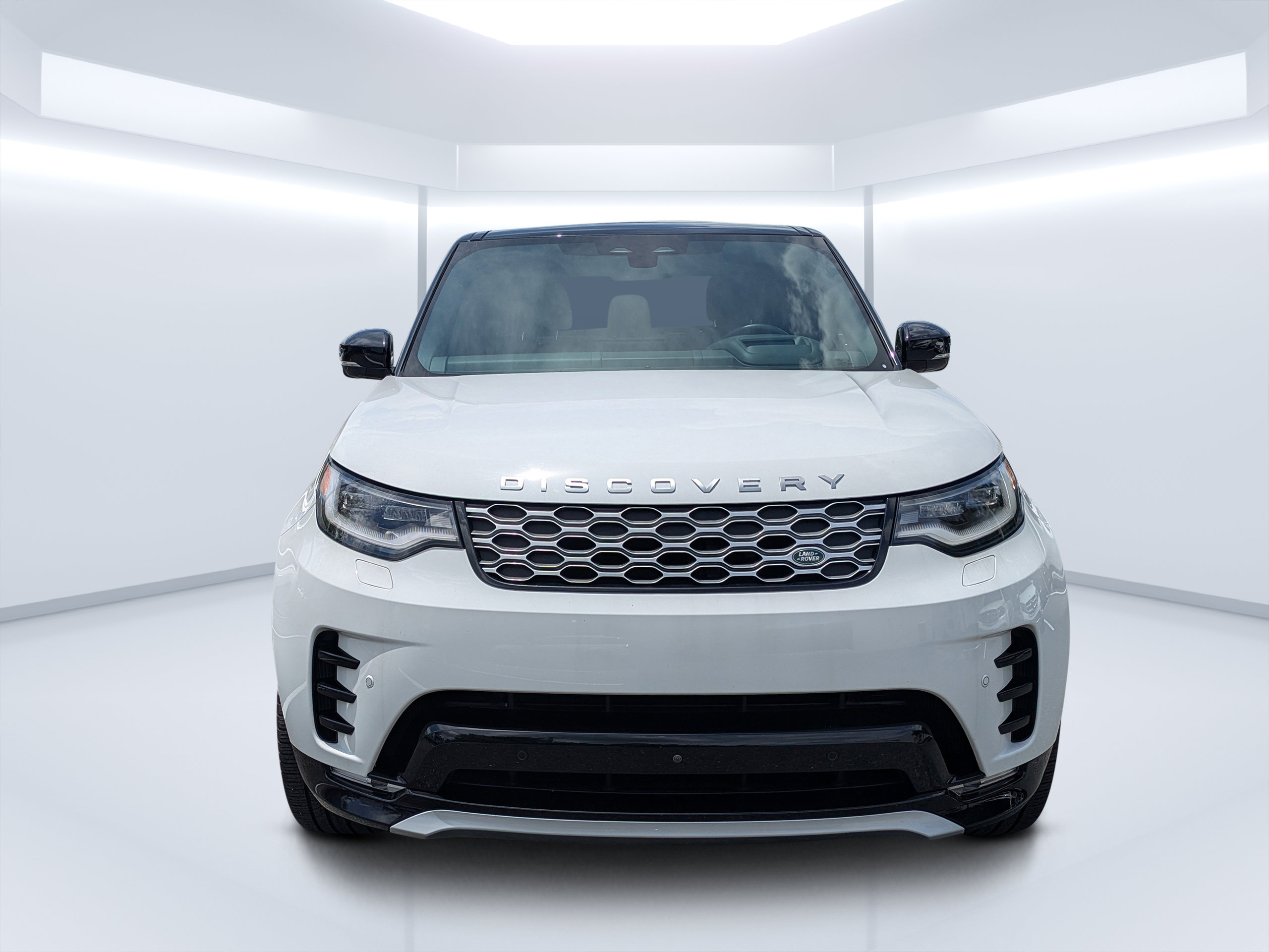 Used 2025 Land Rover Discovery Metropolitan Edition AWD/4WD image 8