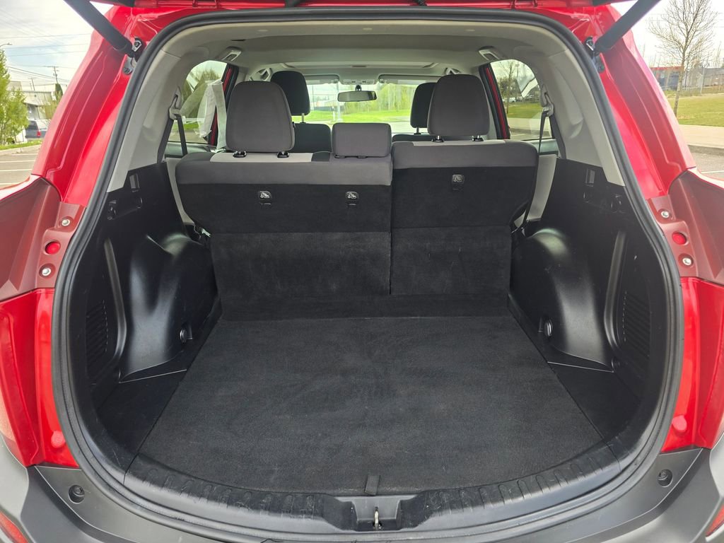 Used 2015 Toyota RAV4 XLE AWD/4WD image 18