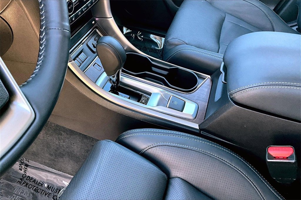 Used 2022 Subaru Ascent Touring w/ Popular Package #2A image 17