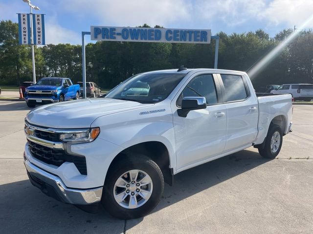 Used 2025 Chevrolet Silverado 1500 LT RWD image 2