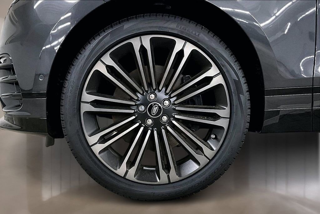 New 2026 Land Rover Range Rover Velar Dynamic SE image 13