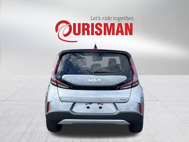 Used 2023 Kia Soul EX image 3