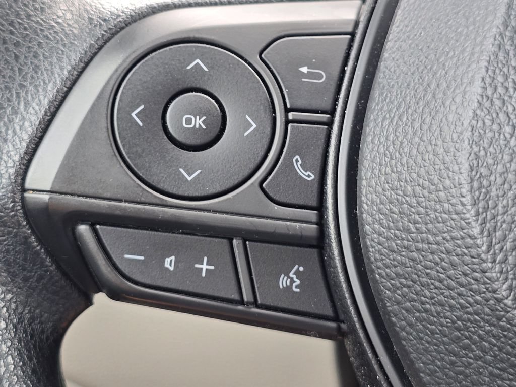 Used 2025 Toyota Corolla Cross L FWD image 30