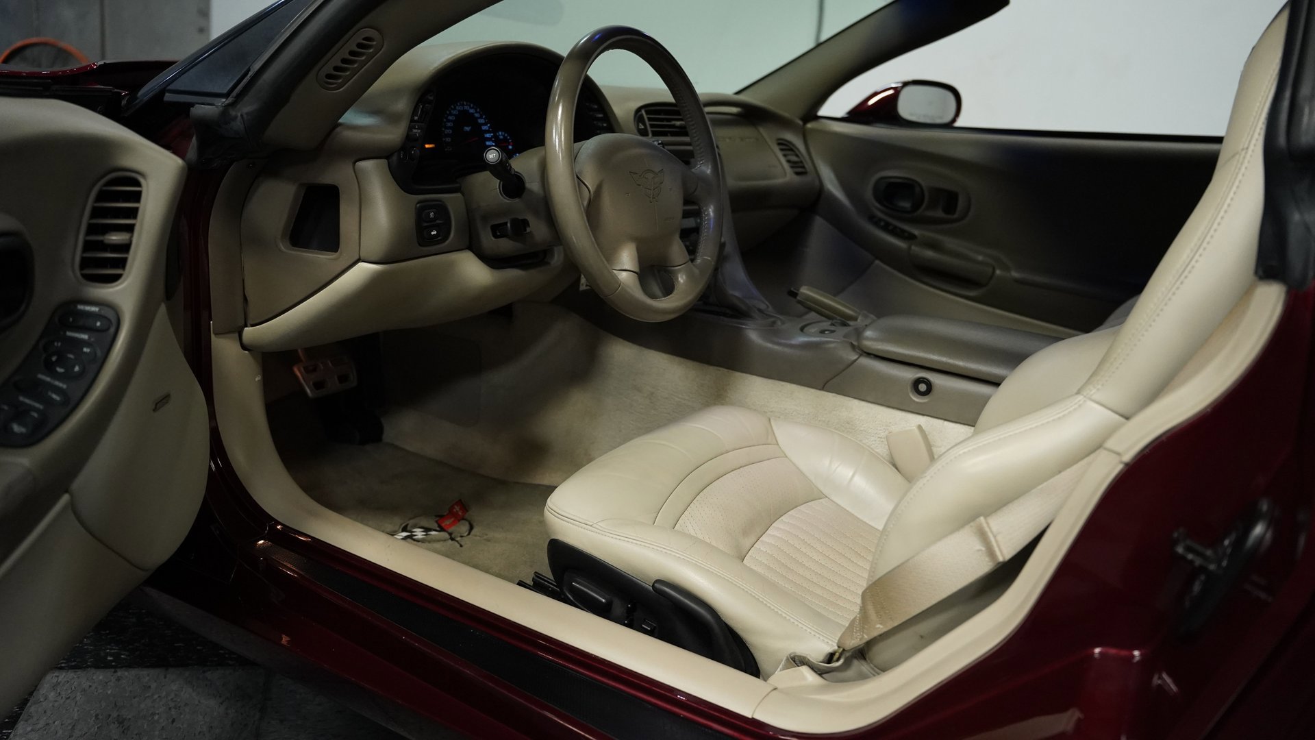 Used 2003 Chevrolet Corvette 50th Anniversary Edition w/ Preferred Equipment Group image 4