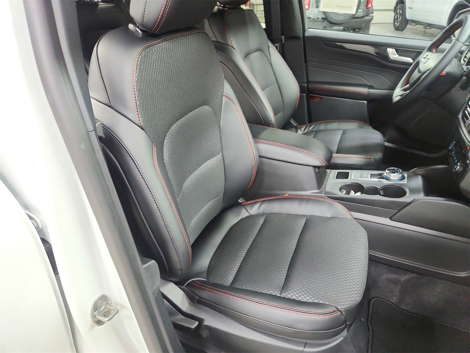 New 2026 Ford Escape ST-Line w/ Tech Pack #1 image 36