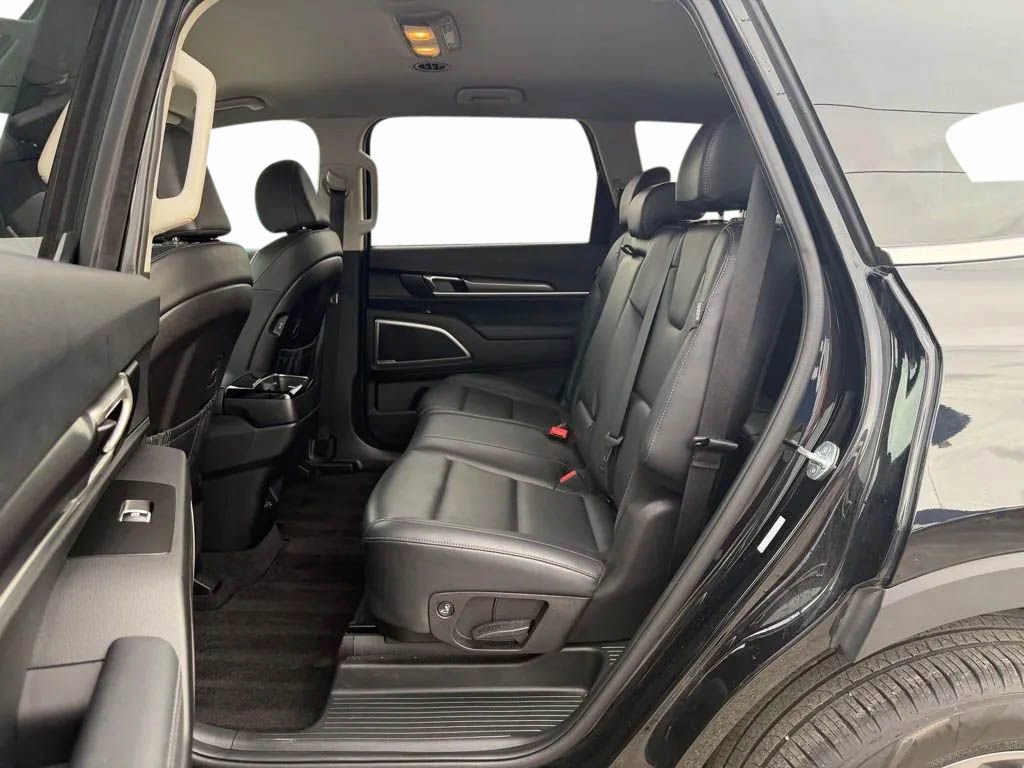 Used 2024 Kia Telluride LX image 29