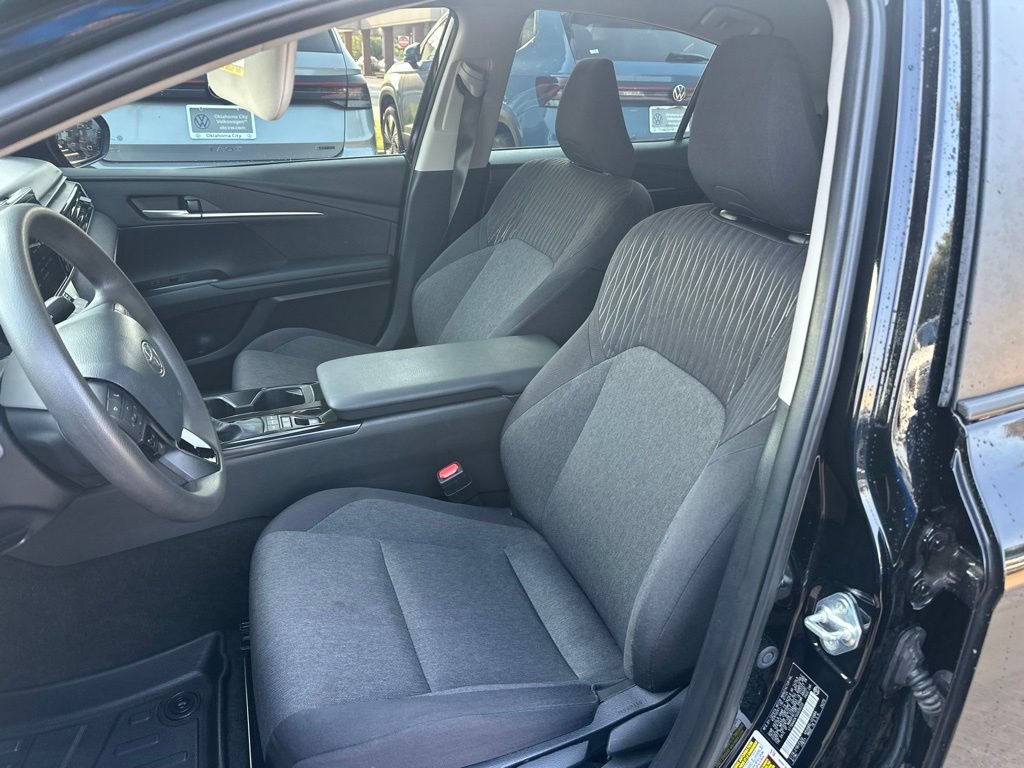Used 2025 Toyota Camry LE FWD image 12